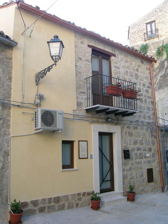 Bed and Breakfast Domus Lilio à Petralia Sottana Extérieur photo