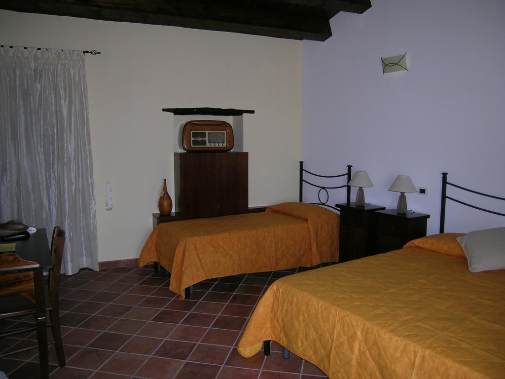 Bed and Breakfast Domus Lilio à Petralia Sottana Extérieur photo